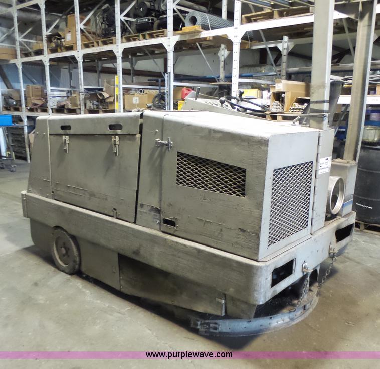 image for item L6120 Clarke 505-208 floor scrubber