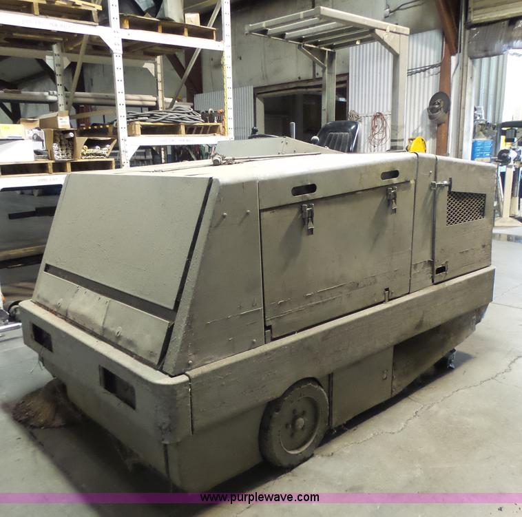 image for item L6120 Clarke 505-208 floor scrubber