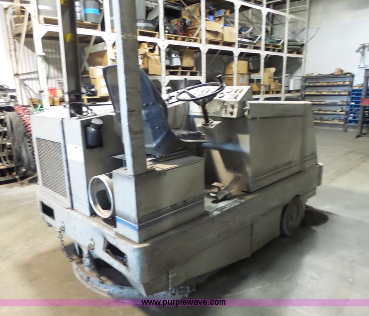 image for item L6120 Clarke 505-208 floor scrubber