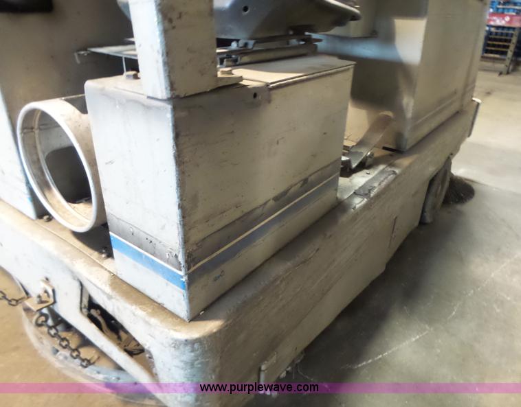 image for item L6120 Clarke 505-208 floor scrubber