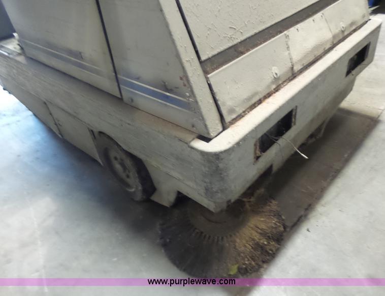 image for item L6120 Clarke 505-208 floor scrubber