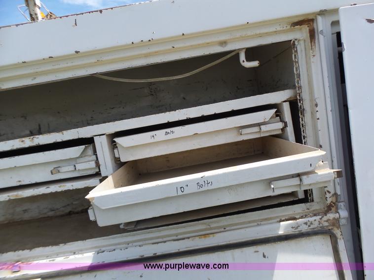 image for item L6160 1992 International 4900 bucket truck