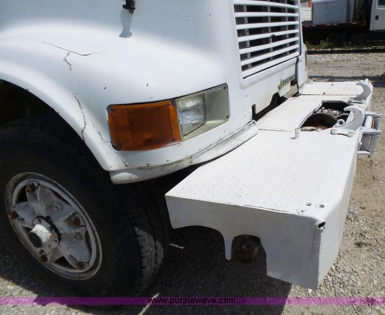 image for item L6160 1992 International 4900 bucket truck