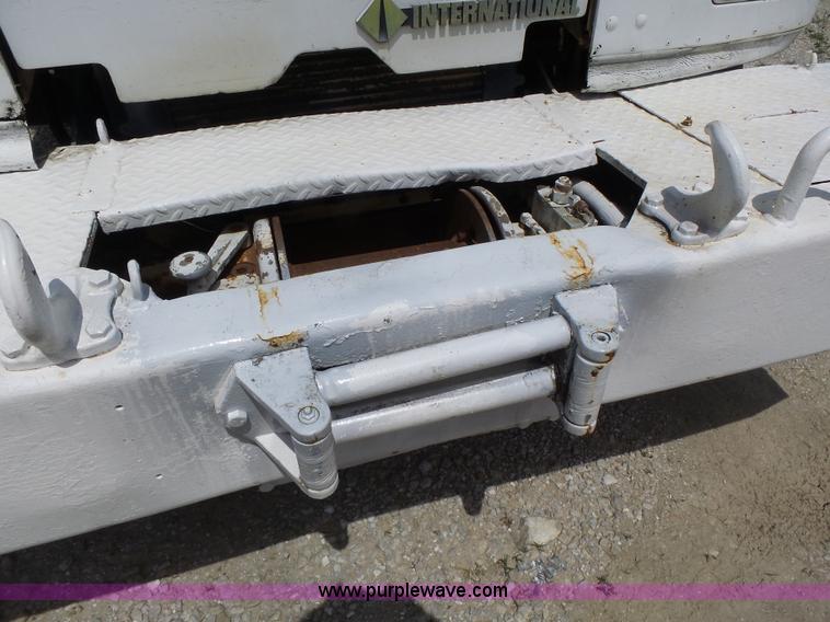 image for item L6160 1992 International 4900 bucket truck