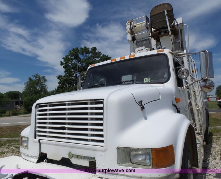 image for item L6160 1992 International 4900 bucket truck