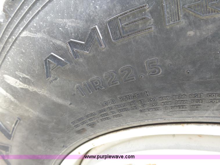 image for item L6160 1992 International 4900 bucket truck