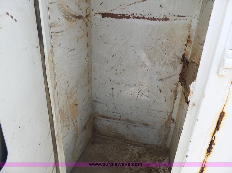 image for item L6160 1992 International 4900 bucket truck