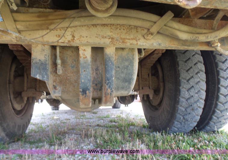 image for item L6160 1992 International 4900 bucket truck