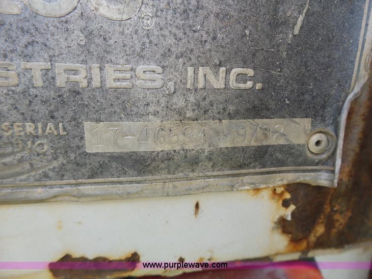 image for item L6160 1992 International 4900 bucket truck