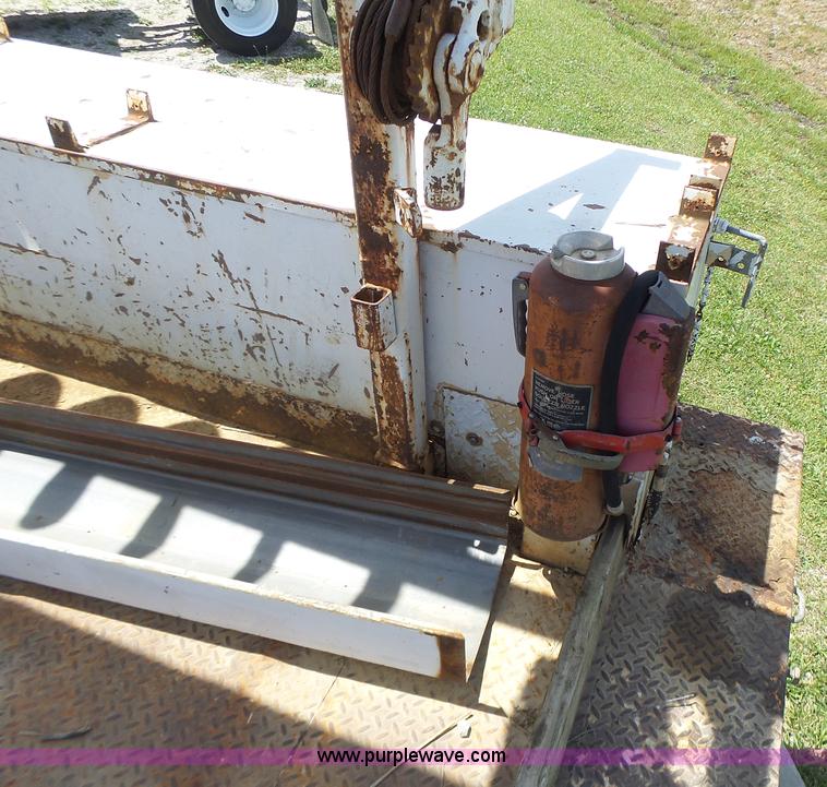 image for item L6160 1992 International 4900 bucket truck