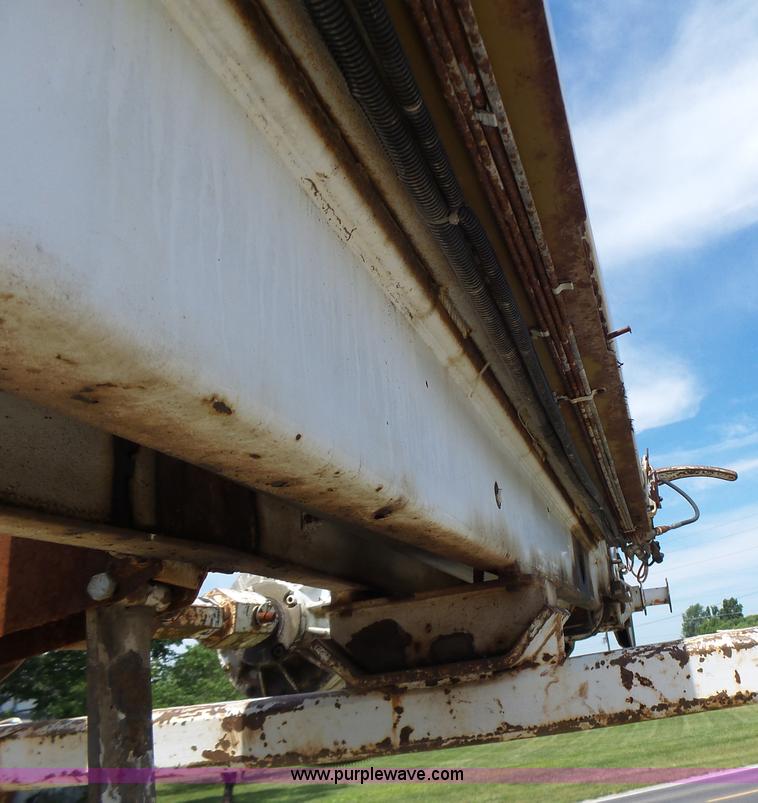 image for item L6160 1992 International 4900 bucket truck