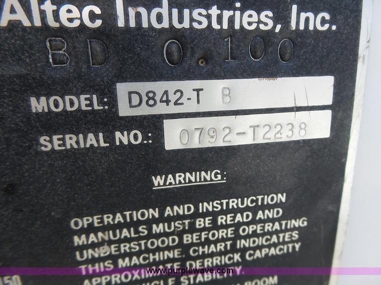 image for item L6160 1992 International 4900 bucket truck