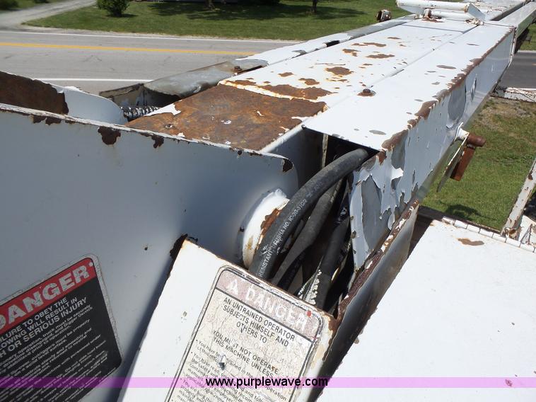 image for item L6160 1992 International 4900 bucket truck