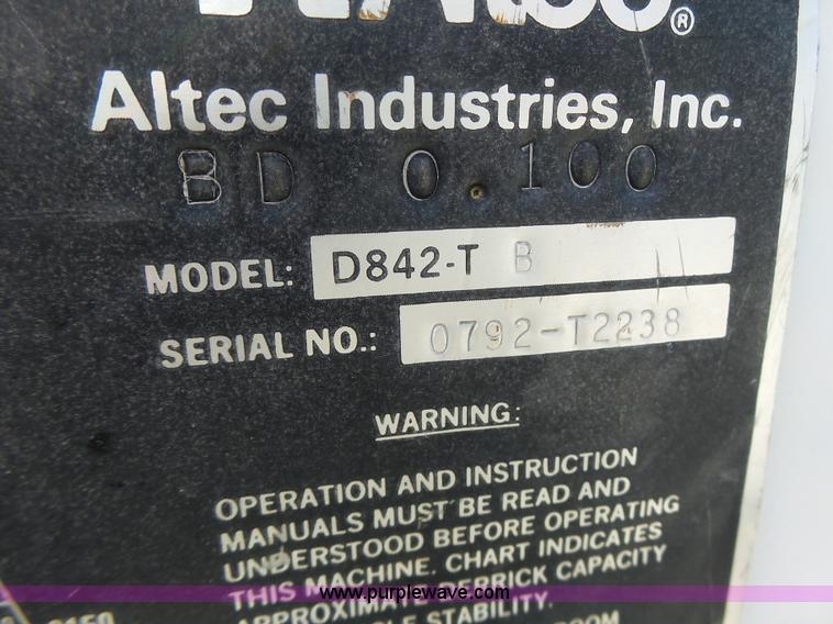 image for item L6160 1992 International 4900 bucket truck