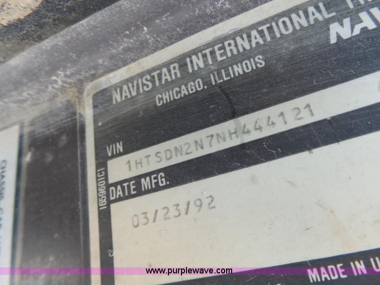 image for item L6160 1992 International 4900 bucket truck