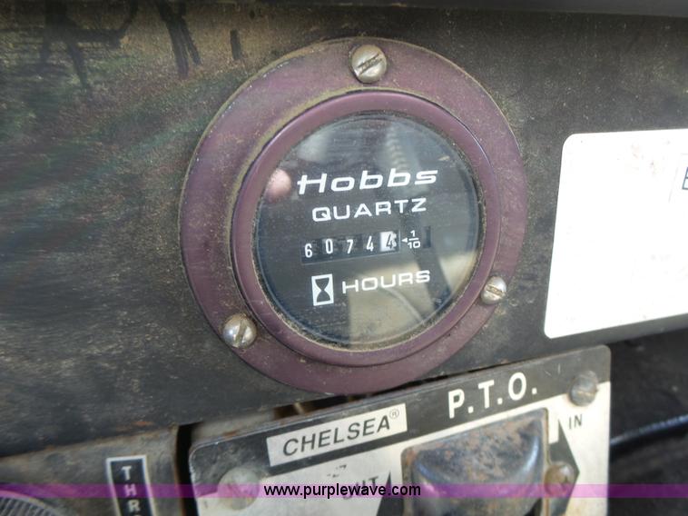 image for item L6160 1992 International 4900 bucket truck