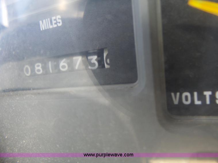 image for item L6160 1992 International 4900 bucket truck