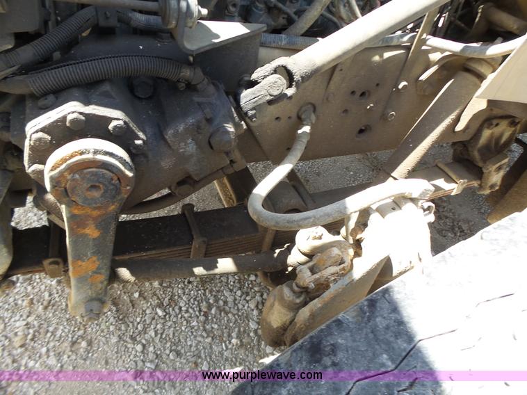 image for item L6160 1992 International 4900 bucket truck