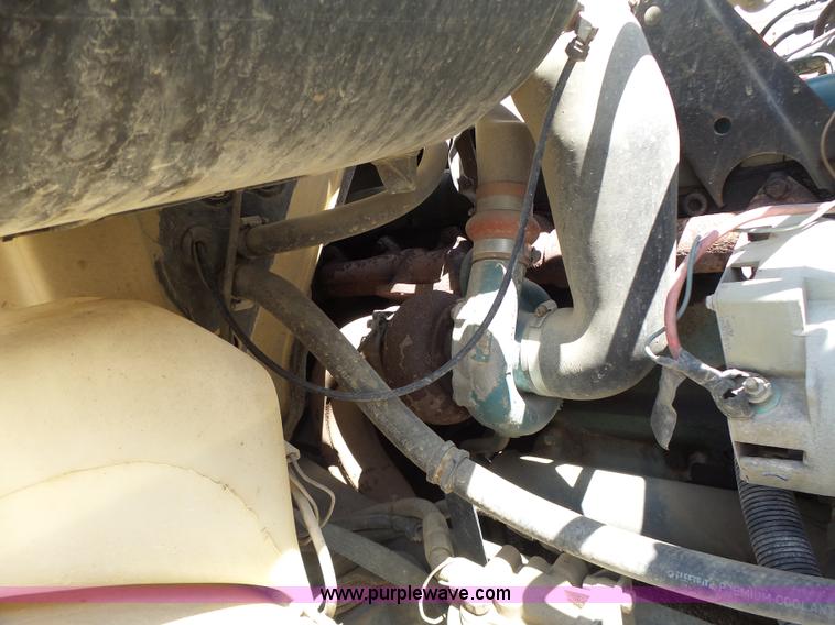 image for item L6160 1992 International 4900 bucket truck