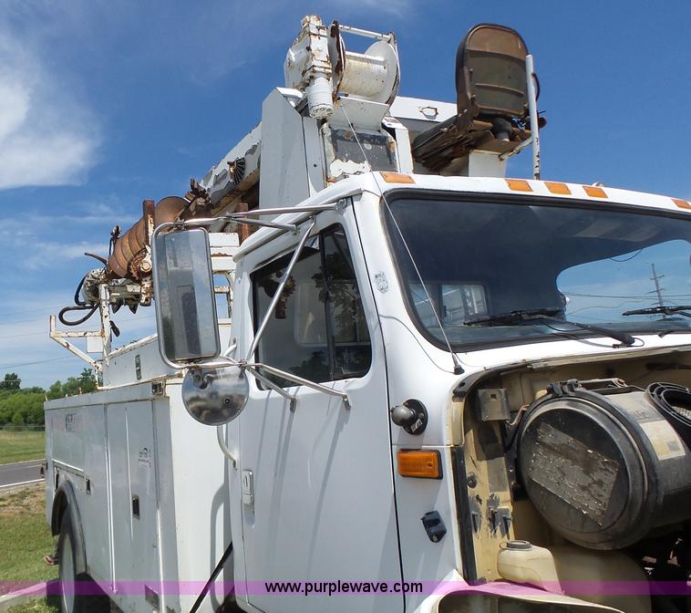 image for item L6160 1992 International 4900 bucket truck