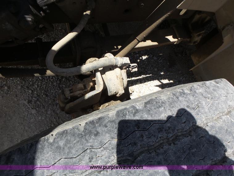 image for item L6160 1992 International 4900 bucket truck