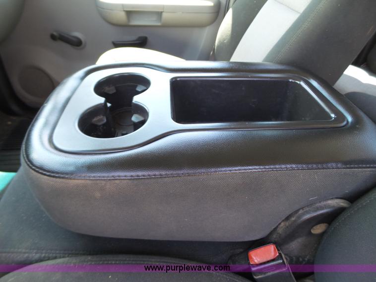 image for item L6596 2007 Chevrolet Silverado 2500HD Ext. Cab pickup truck