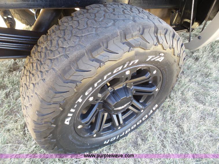 image for item L6598 2003 Chevrolet Silverado 2500HD Crew Cab pickup truck