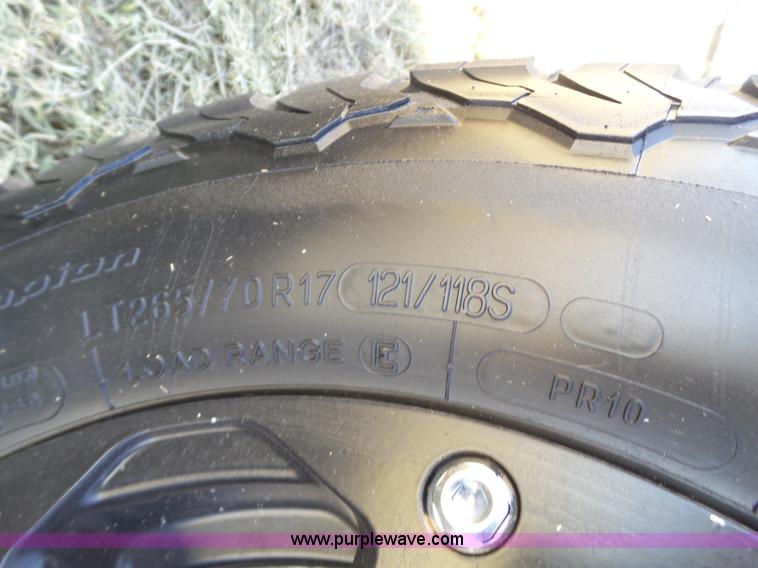 image for item L6598 2003 Chevrolet Silverado 2500HD Crew Cab pickup truck