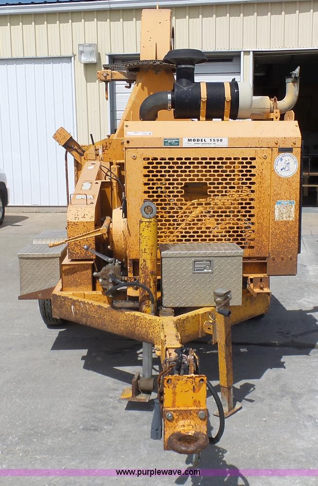 image for item N9401 2003 Bandit 1590 Intimidator wood chipper