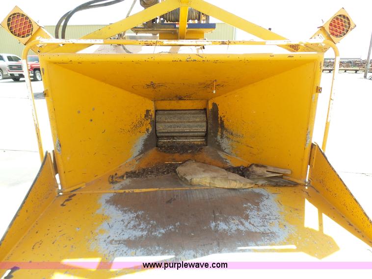 image for item N9401 2003 Bandit 1590 Intimidator wood chipper
