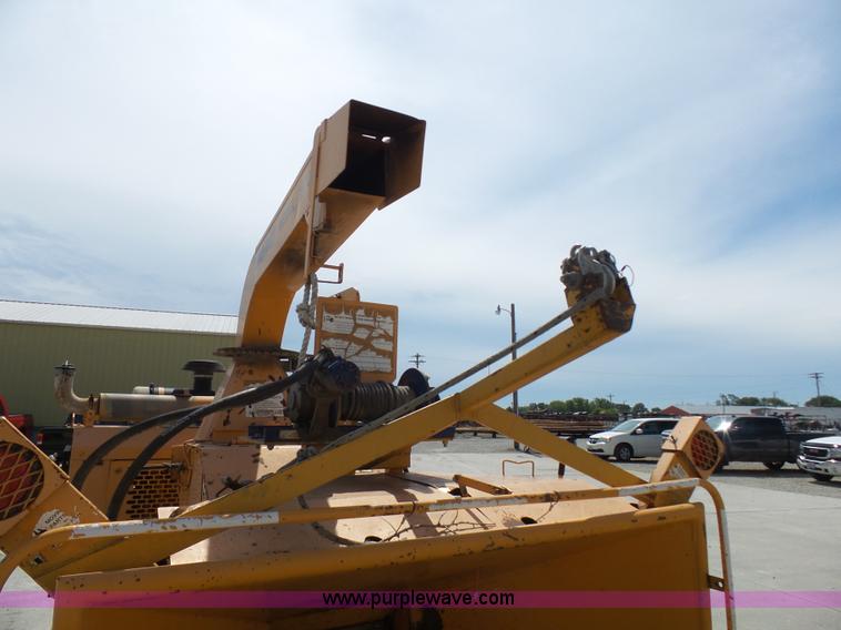 image for item N9401 2003 Bandit 1590 Intimidator wood chipper