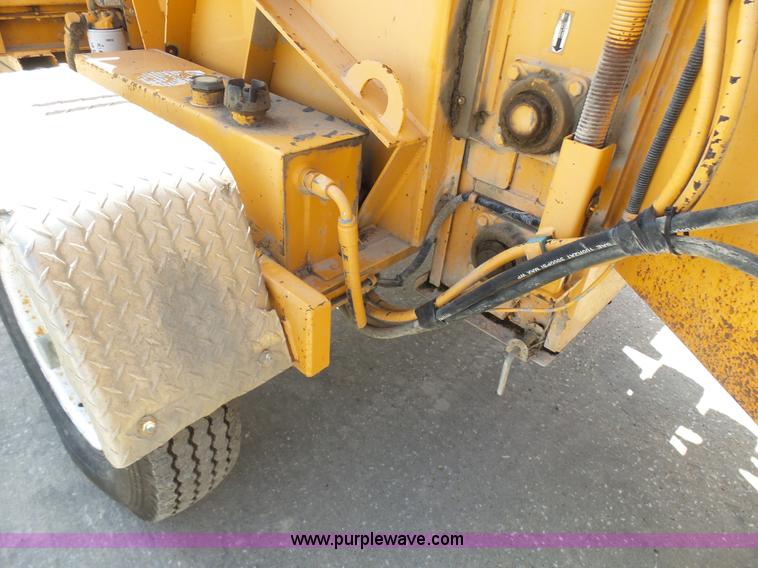 image for item N9401 2003 Bandit 1590 Intimidator wood chipper