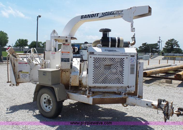 image for item N9456 2004 Bandit 200 wood chipper