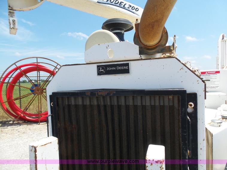 image for item N9456 2004 Bandit 200 wood chipper