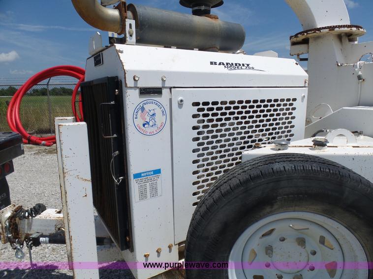 image for item N9456 2004 Bandit 200 wood chipper