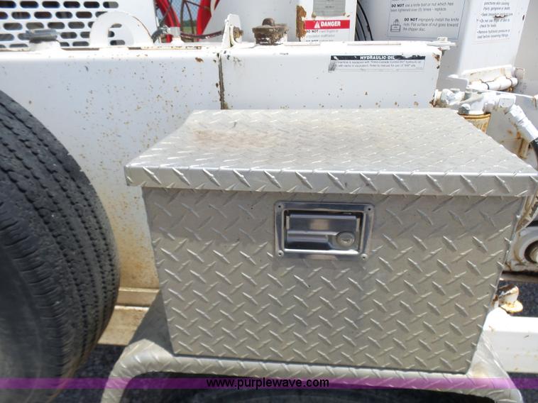 image for item N9456 2004 Bandit 200 wood chipper