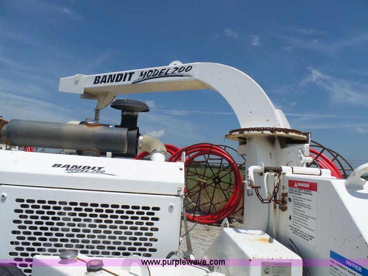 image for item N9456 2004 Bandit 200 wood chipper