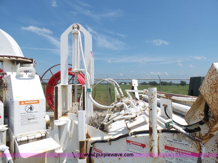 image for item N9456 2004 Bandit 200 wood chipper