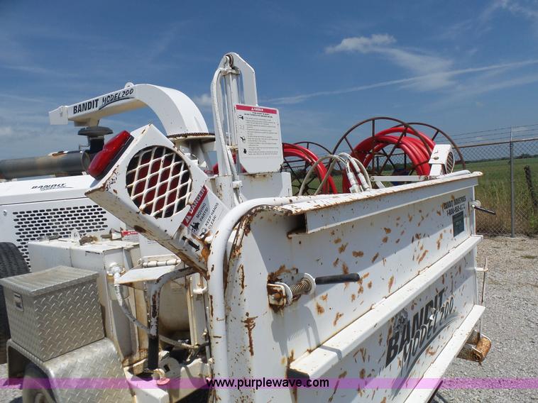 image for item N9456 2004 Bandit 200 wood chipper