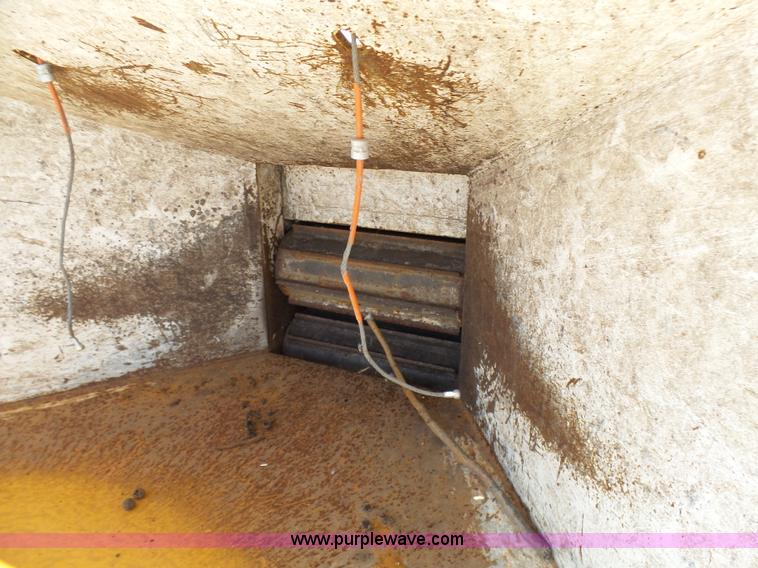 image for item N9456 2004 Bandit 200 wood chipper