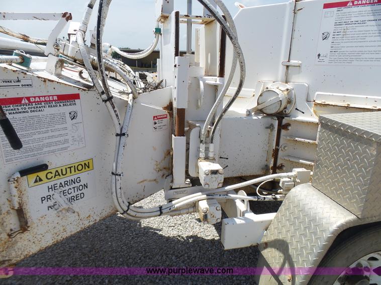 image for item N9456 2004 Bandit 200 wood chipper