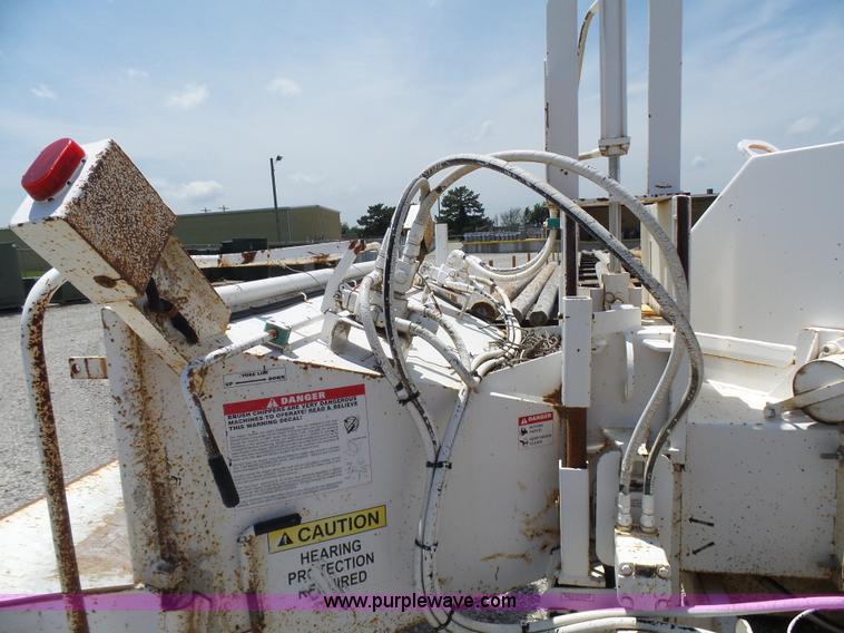 image for item N9456 2004 Bandit 200 wood chipper