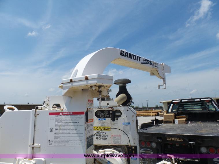 image for item N9456 2004 Bandit 200 wood chipper