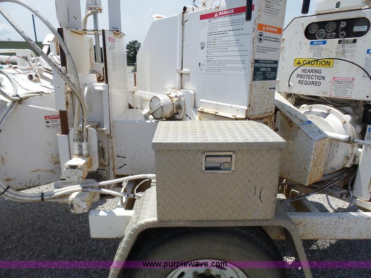 image for item N9456 2004 Bandit 200 wood chipper