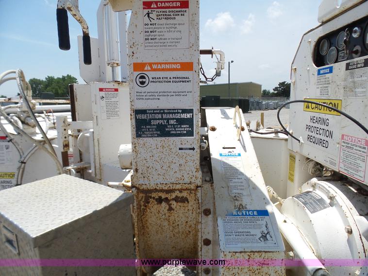 image for item N9456 2004 Bandit 200 wood chipper