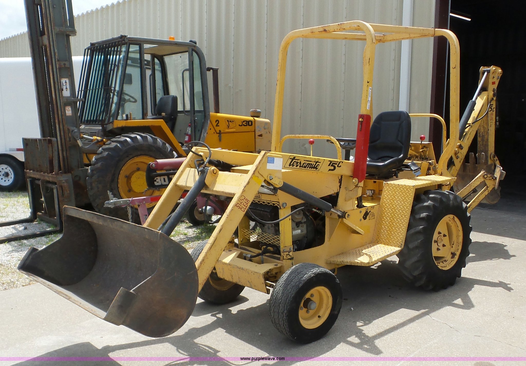 Terramite T5C backhoe in Iola, KS Item AG9183 sold Purple Wave
