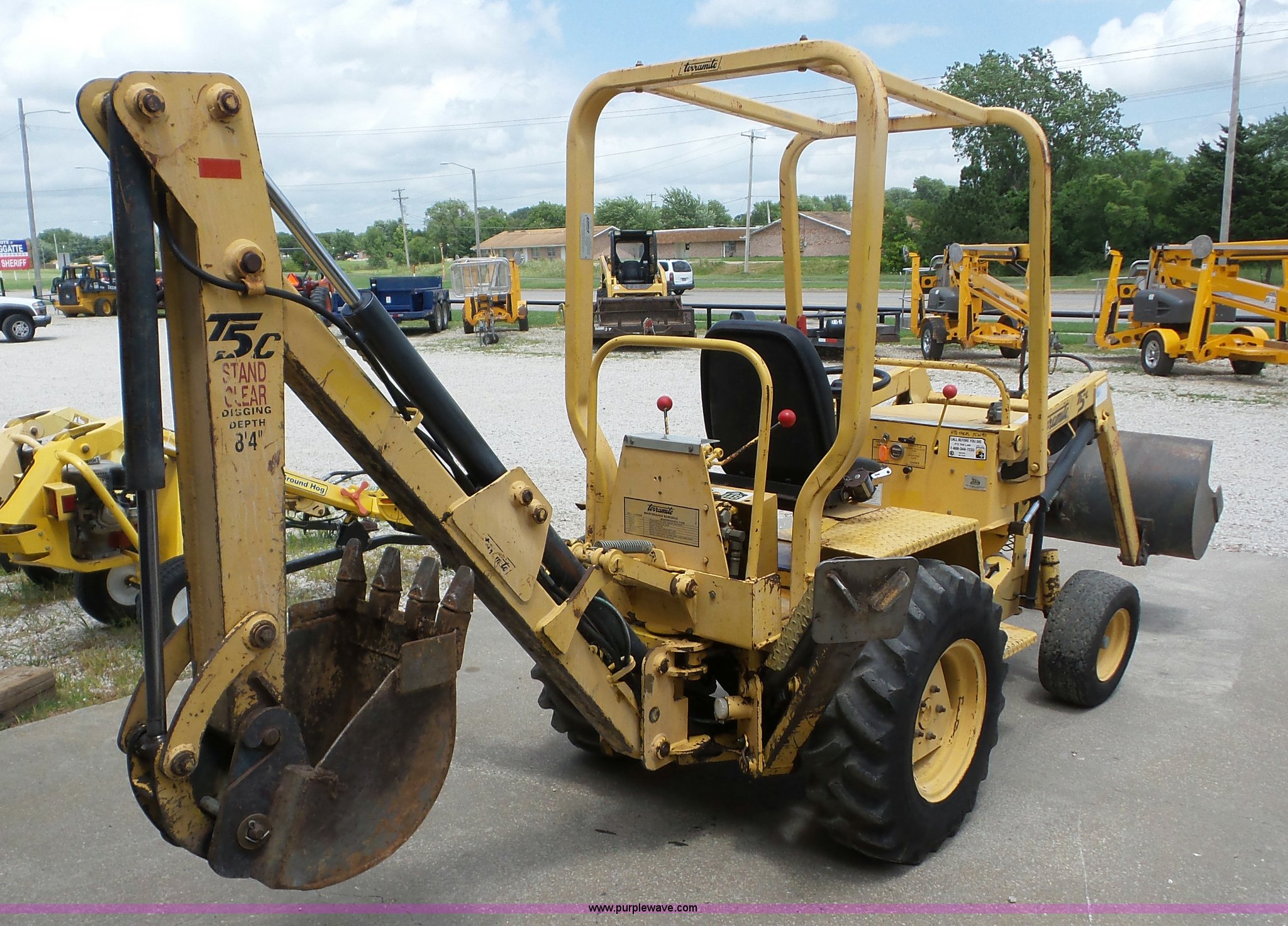 Terramite T5C backhoe in Iola, KS Item AG9183 sold Purple Wave