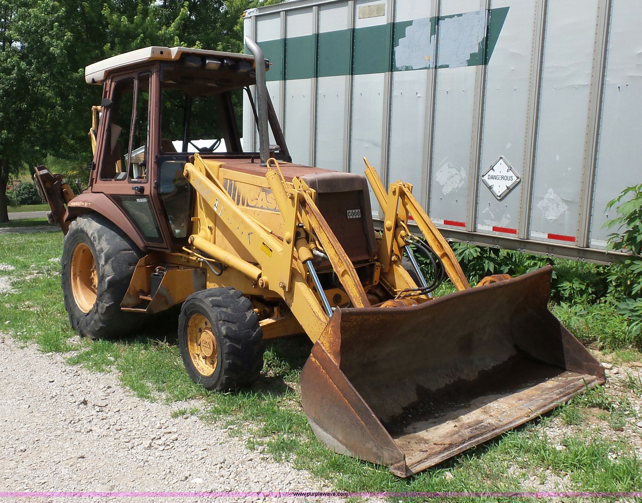 1990-case-580k-backhoe-in-sibley-mo-item-av9917-sold-purple-wave