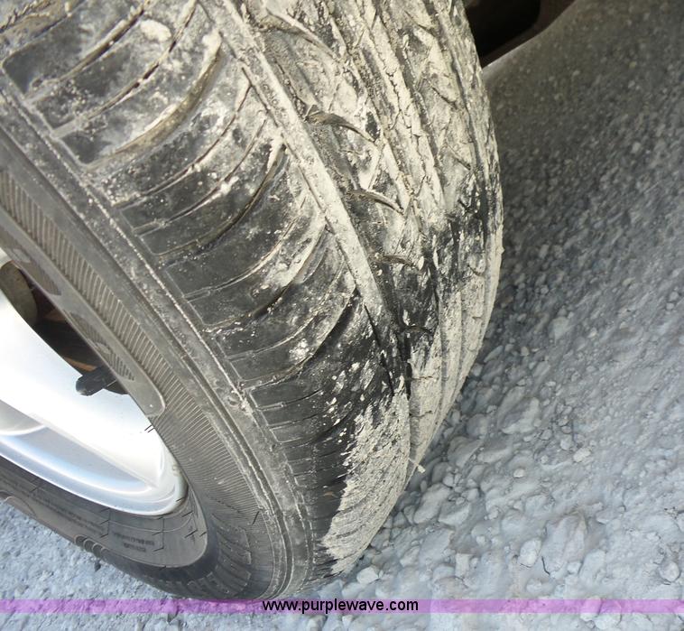 image for item AG9173 2003 Ford Taurus