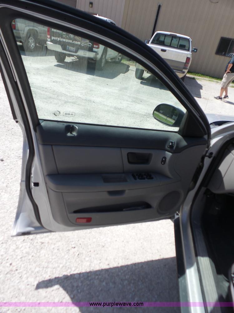 image for item AG9173 2003 Ford Taurus